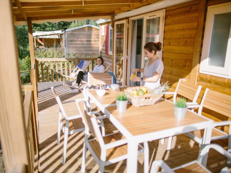 mobil-home cosy terrasse